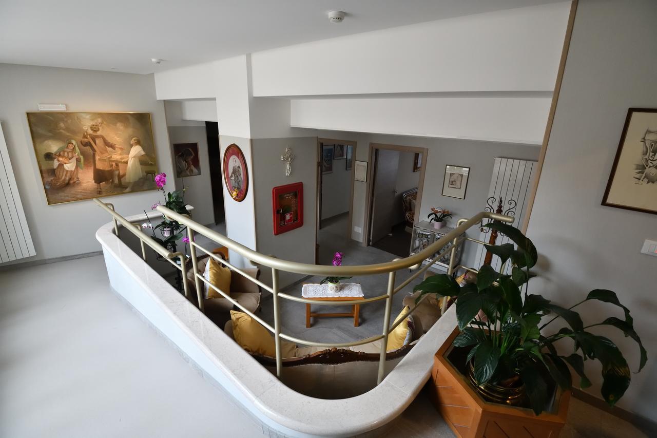 Casa Ospitalita San Giuseppe Panzió LʼAquila Kültér fotó